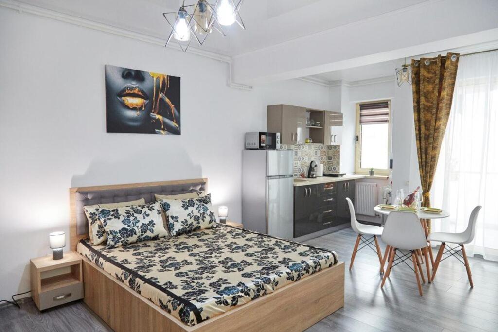 Lemon Bite Studio Stefan Building นาโวดาริ ภายนอก รูปภาพ