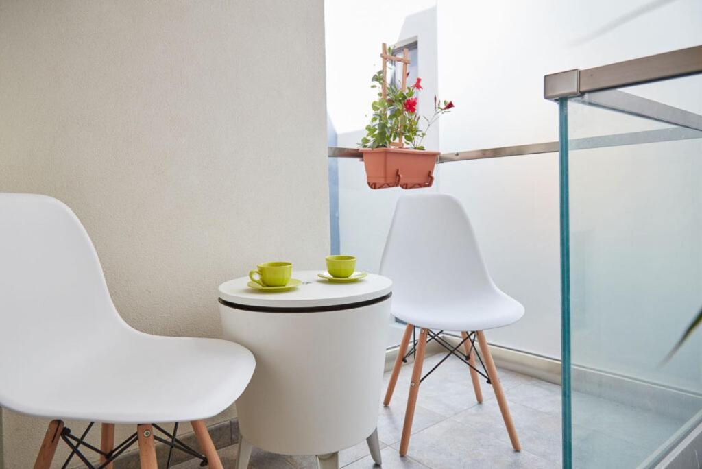 Lemon Bite Studio Stefan Building นาโวดาริ ภายนอก รูปภาพ